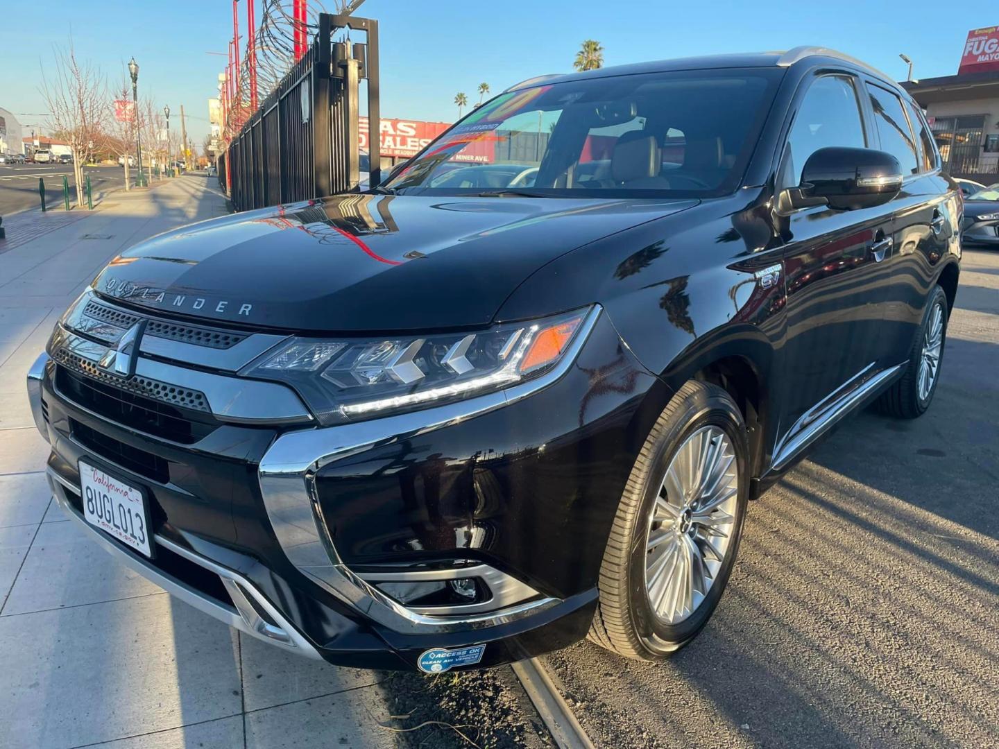 2020 RUBY BLACK /BLACK Mitsubishi Outlander PHEV (JA4J24A58LZ) , located at 744 E Miner Ave, Stockton, CA, 95202, (209) 944-5770, 37.956863, -121.282082 - Photo#3